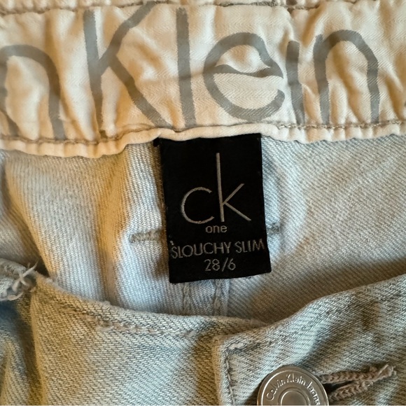 Calvin Klein - CK One slouchy slim jeans - Picture 2 of 6